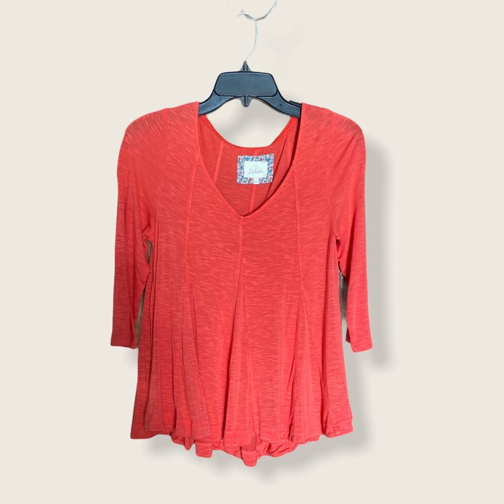 Anthro delta top